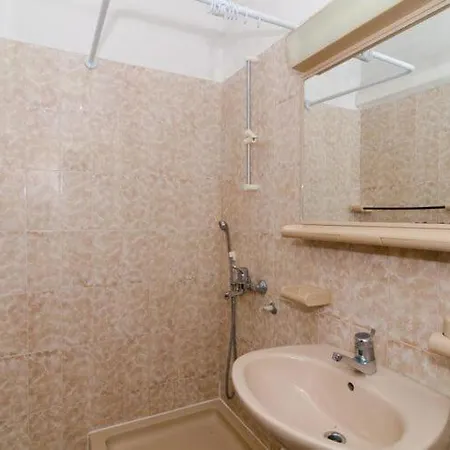 Kuzma - Four-bedroom With Terrace And Sea View Apartmán
