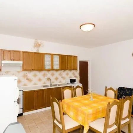 Apartmán Kuzma - Four-bedroom With Terrace And Sea View