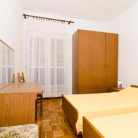 Kuzma - Four-bedroom With Terrace And Sea View *