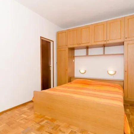 Kuzma - Four-bedroom With Terrace And Sea View Apartmán Smokvica (Korcula)