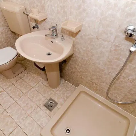 Apartment Kuzma - Four-bedroom With Terrace And Sea View Smokvica (Korcula)